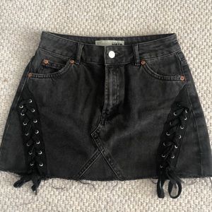 GOOD CONDITION! TOPSHOP petite mini skirt